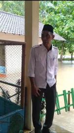 LURAH HARGOMULYO TINJAU LOKASI TERDAMPAK BANJIR DI TK NEGERI GEDANGSARI